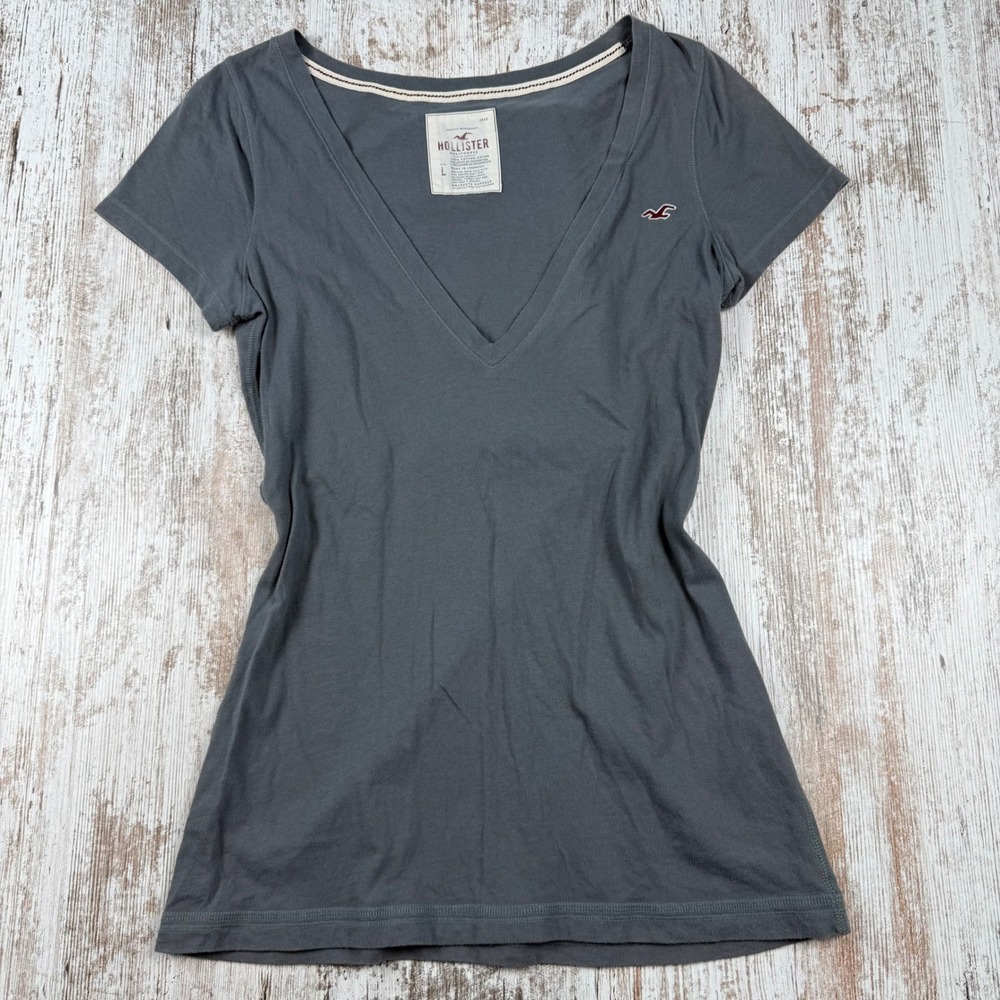 Y2K Hollister Large Gray V-Neck Short Sleeve Cotton T-Shirt Logo
